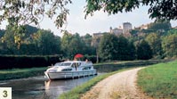 The Connoisseur Magnifique at Mailly le Ch�teau, Canal du Nivernais